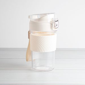 Tomatodo de Plástico Portátil con Tapa Abatible Color Blanco 500 ml