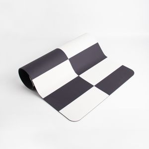 Mousepad Color Blanco y Negro