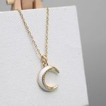Collar-Con-Dije-Media-Luna-Brillante-Dorado