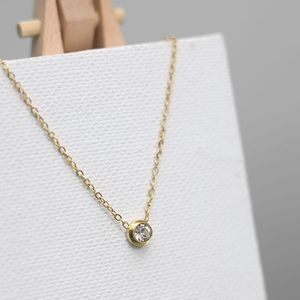 Collar Con Dije De Brillante Dorado