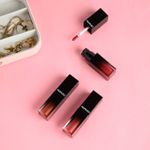 0000023605_VELVET-LIP-GLOSS--02-LARK-_3op.jpg